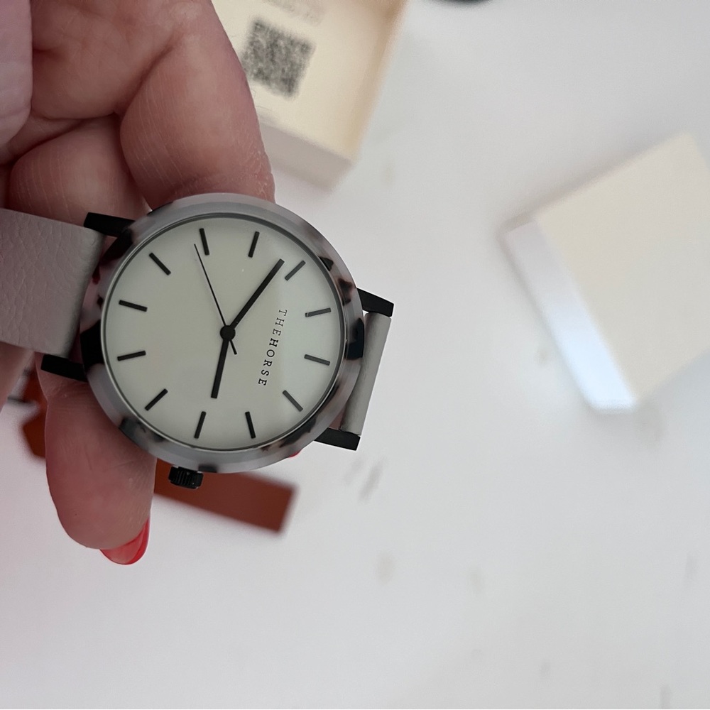 The Horse Tortoise Watch with Extra Strap - Picture 2 of 3